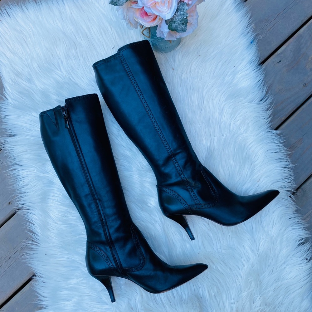 Arturo Chiang Leather Zip-up Heeled Boots